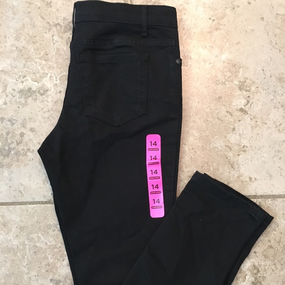 NWT The Children’s Place Super Skinny Jeans. Sz 14